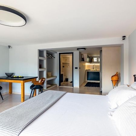 Black And White Apartment Поллонія Екстер'єр фото