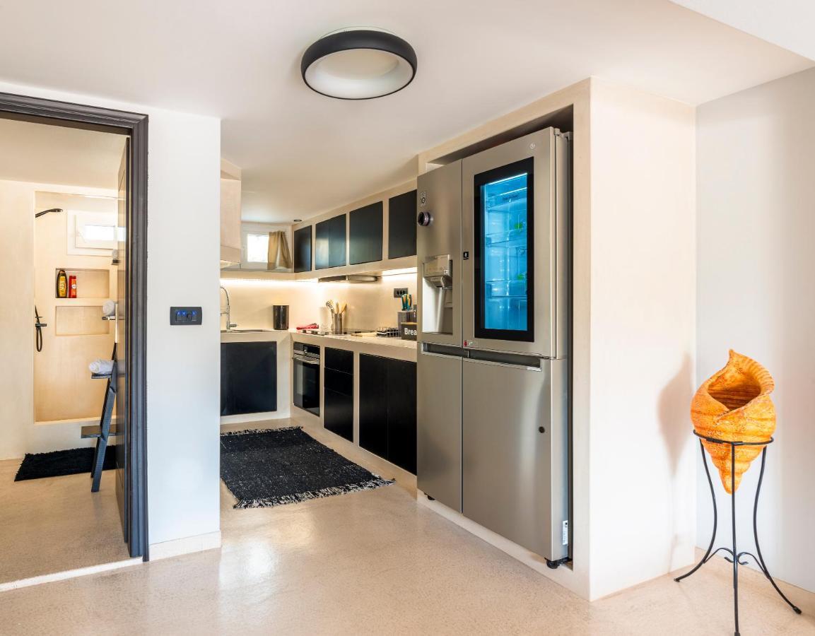 Black And White Apartment Поллонія Екстер'єр фото